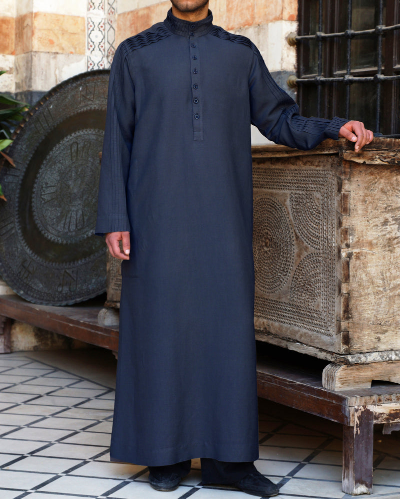 ثوب بكسرات رفيعة
