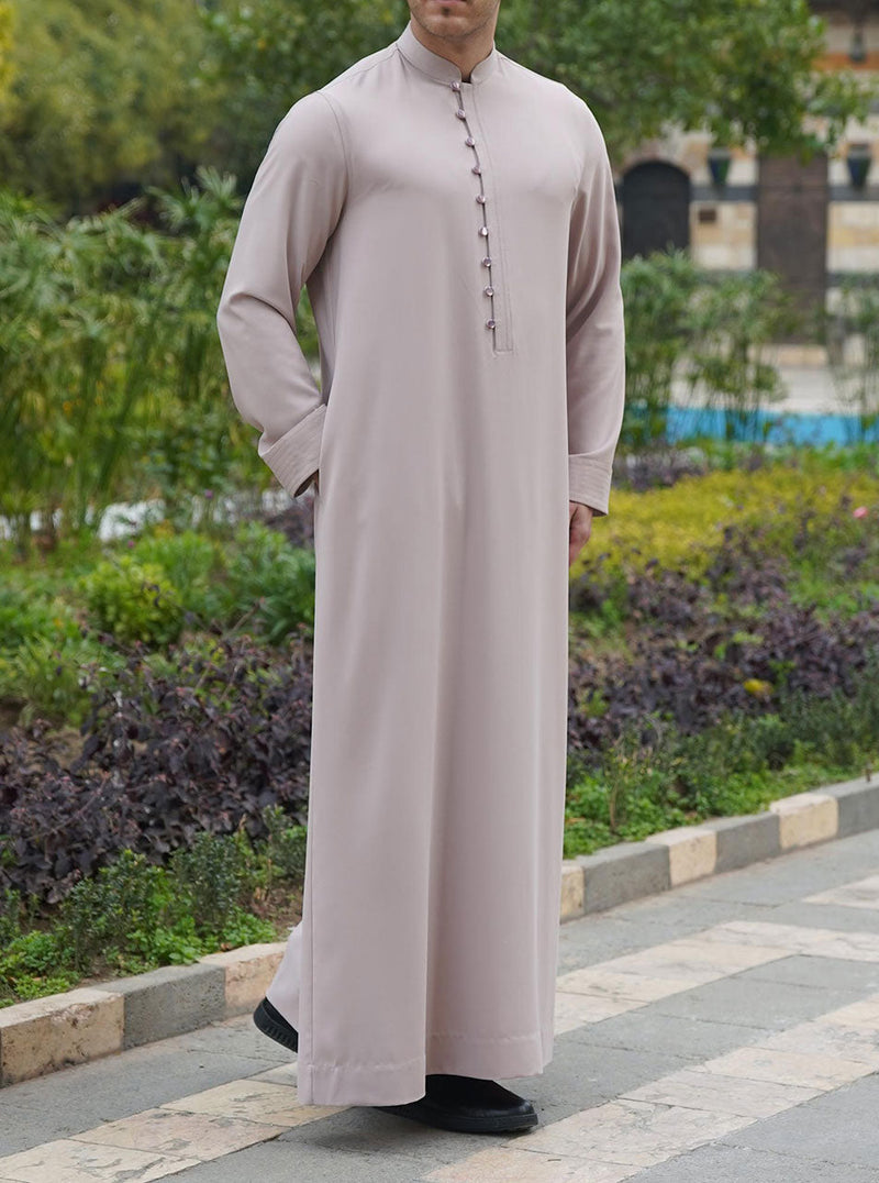 ثوب بأزرار ذات حلقة