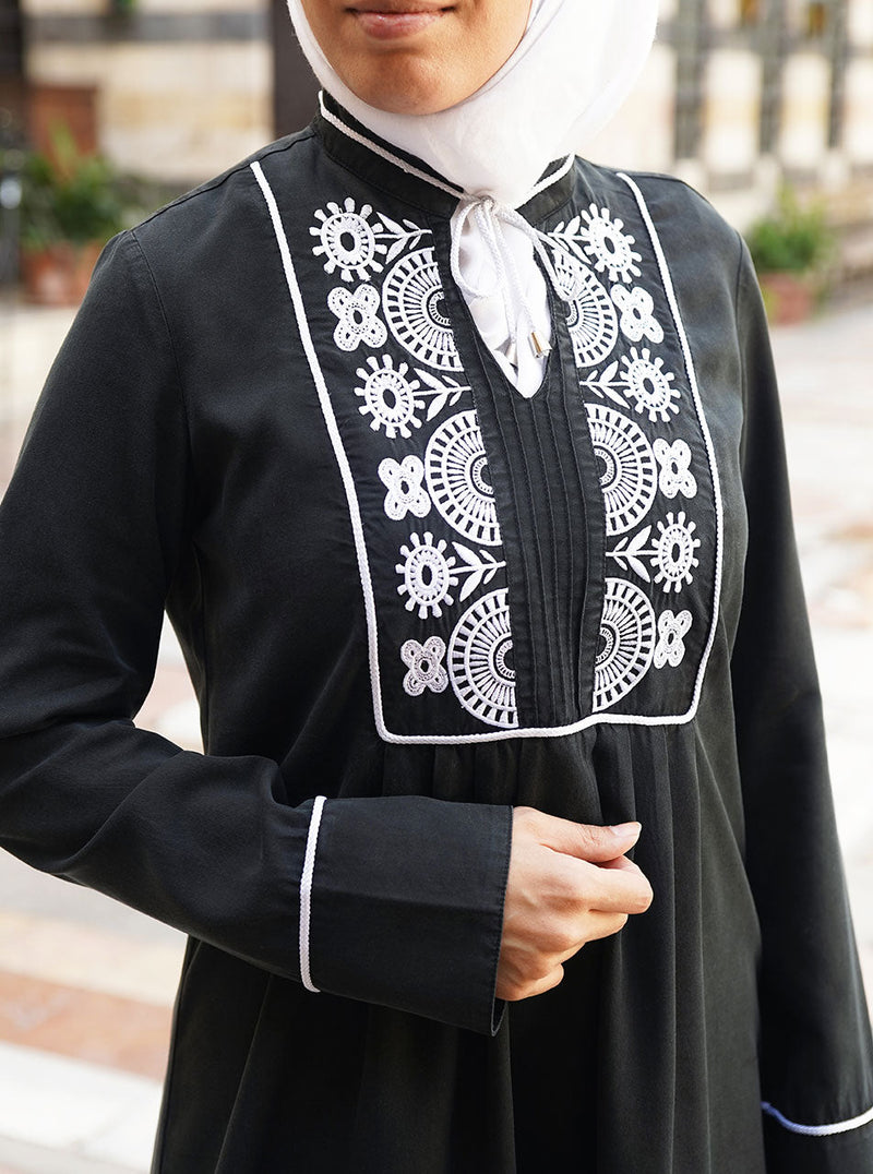 Qudsiyya Embroidered Top