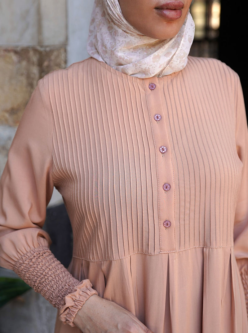 عباية دينا بأكمام مزمومة
