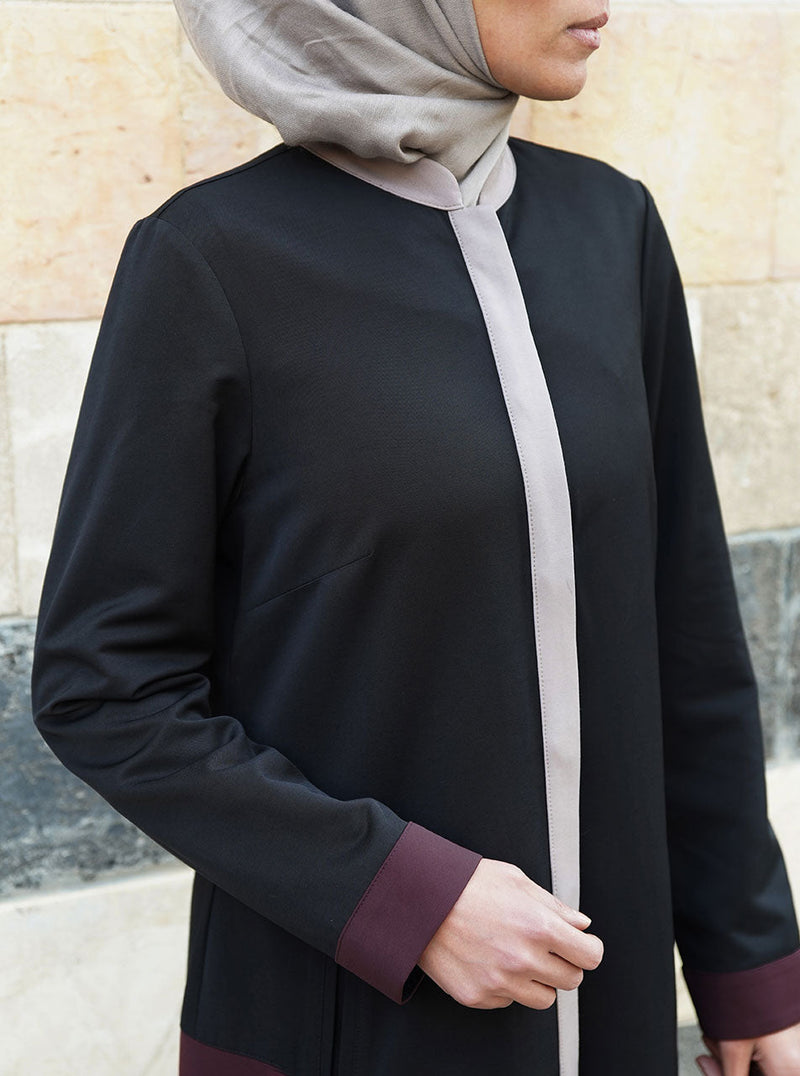 فستان طويل بألوان ثلاثية