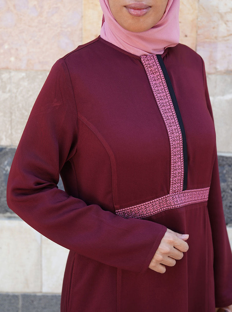 عباية فضيلة بتطريزات