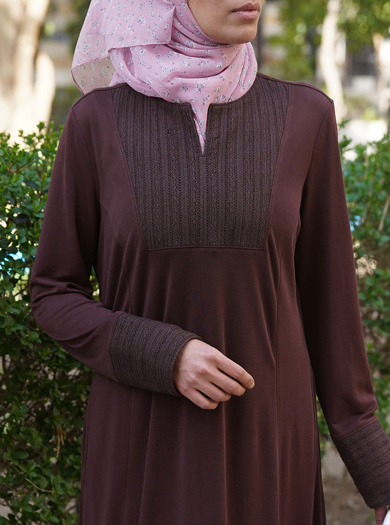 عباية أريا مزينة بالدانتيل