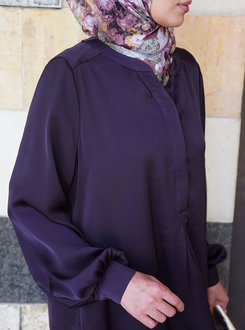 عباية فضفاضة من الساتان