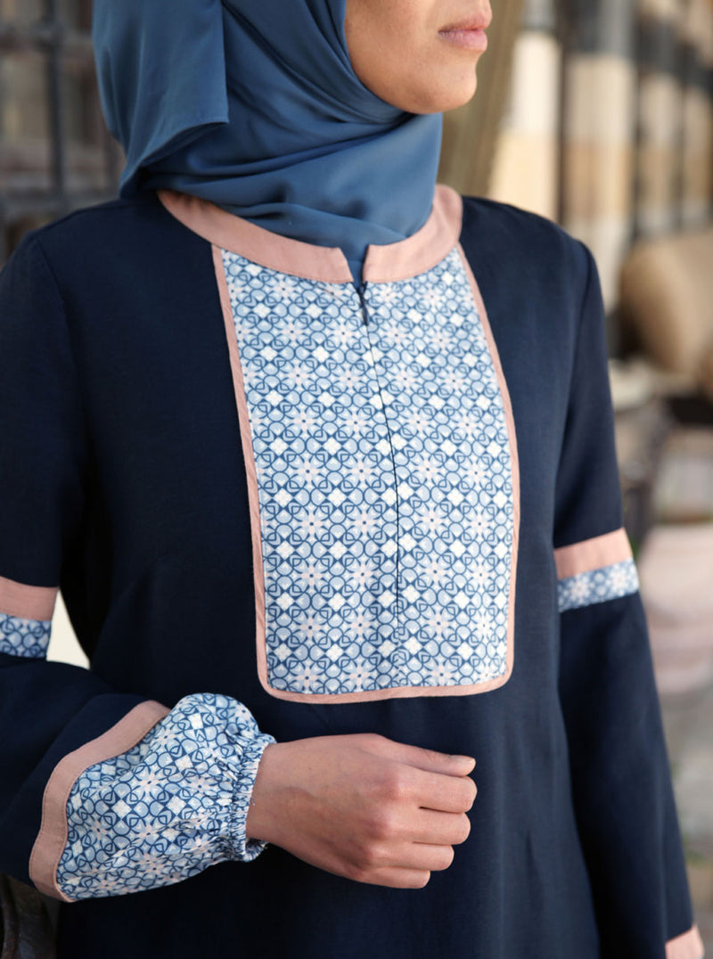 عباية منى