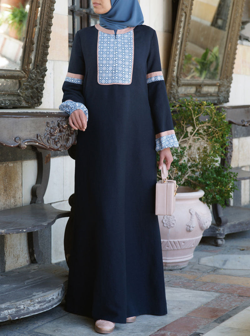 عباية منى