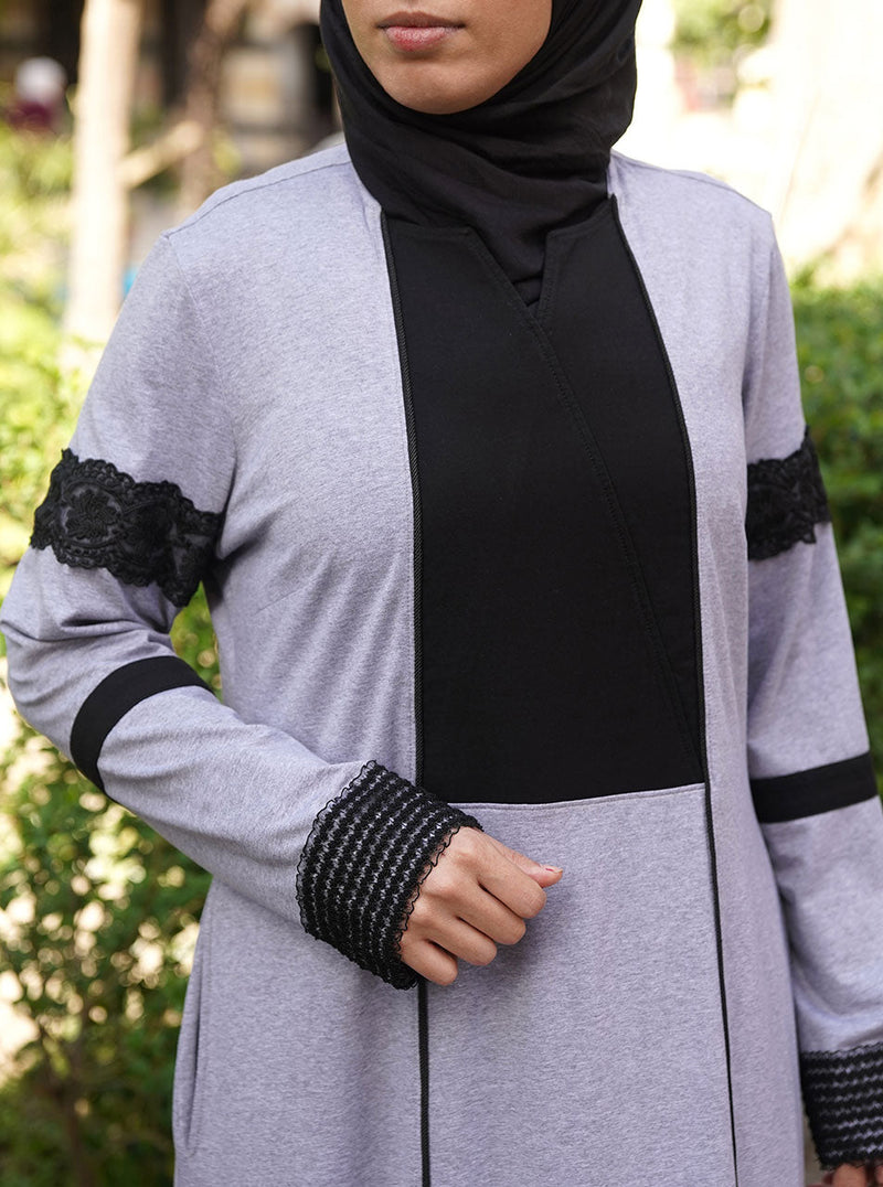عباية الدانتيل الأسود
