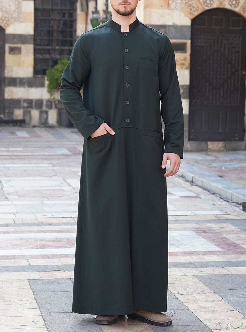 ثوب بجيوب جانبية عند الخصر