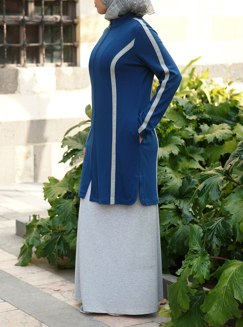 بلوزة رياضية بخطوط بارزة