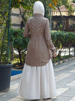 بلوزة نصر مطرزة