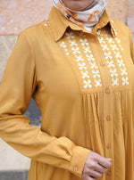 بلوزة نصر مطرزة