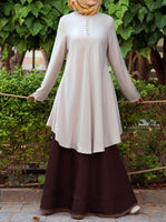 عاجي مائل للبيج