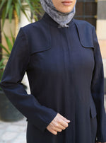 فستان عصري طويل بأزرار