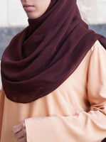 احمر عنابي غامق