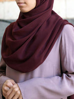 احمر عنابي غامق