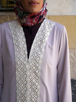 كيمونو مطرز بالدانتيل