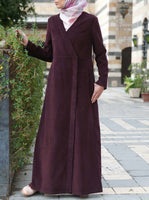 احمر عنابي غامق