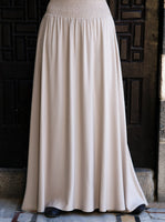 عاجي مائل للبيج